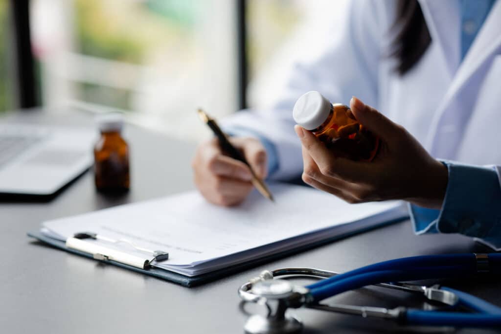doctor giving ate summer health reset